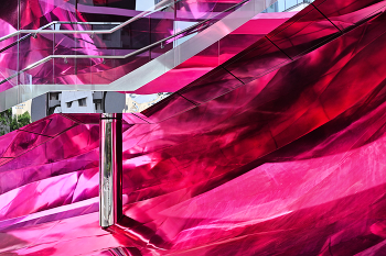 Маджентовая поверхность / Токио