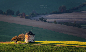 Větrný mlýn / Ветряк в южной Моравии — символ сельской местности
