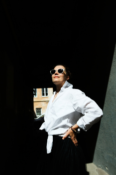 Летний портрет / Уличный портрет во дворике 2