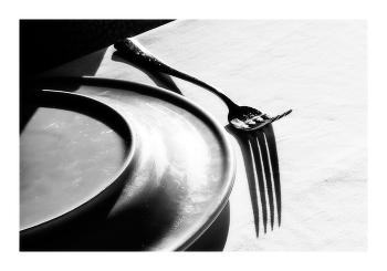 Андре Кертеш перевернул тарелку / ***