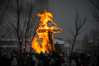 Гори, гори ясно! / Завершение масленицы в парке Этномир.