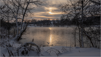 В вечернем тёплом свете... / Январский морозный день.