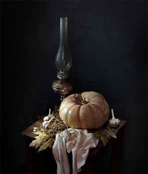 Февральский / На табурете