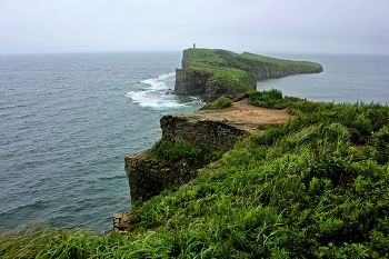 Мыс Тобизина / Мыс в Приморском крае, самый южный мыс острова Русский.
Назван по фамилии лейтенанта Германа Германовича Тобизина (1833–1871).
Мыс имеет обрывы высотой до 30 метров и низкую каменную платформу, на которой располагался маяк, смытый ураганом в 2020 году.
