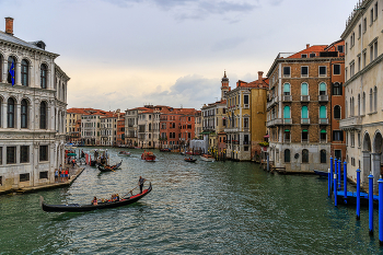 По Гранд-каналу в непогоду / Италия, Венеция