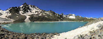 Горное озеро / Кавказ. Узункол. Нижнее озеро у массива Доломиты