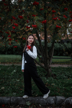 В кострах рябин / модель Полина Стрежнева