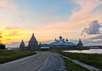 Закат над Соловецким монастырем / ***