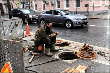 .... Обеденный перерыв .... / уличный сюжет