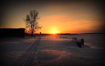 «Зимний пейзаж в лучах заката» / Западная Сибирь