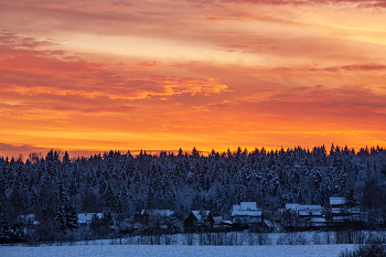 Закат после снегопада / Утром был сильный снегопад, к обеду снег стал заканчиваться. А вечер порадовал такими красками заката