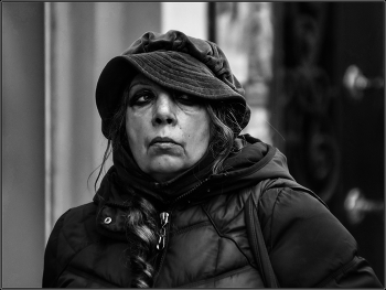 ... Лица города .... / уличный портрет женщины