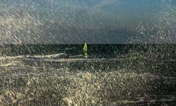 На плаву / ***