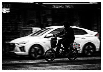 Чёрно - белые контрасты / Черное, белое - время контрастов...
Только б не серо, не однообразно.