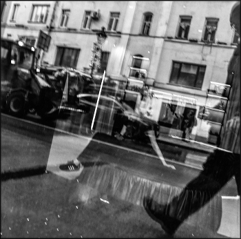 ..... Жизнь в стекле .... / уличный сюжет