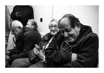 Настроение / Бомбоубежище больницы Асута, очередной иранский ракетный обстрел