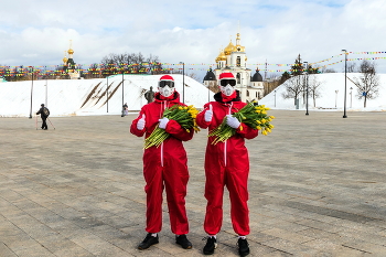 Дорогие женщины, группа "ЧП Дмитров " и я поздравляем Вас с праздником весны ! / Лучше поздно, чем никогда.