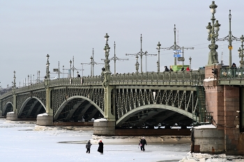 Прогулки по льду / Троицкий мост