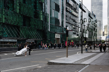 Свадьба / Свадьба среди небоскребов