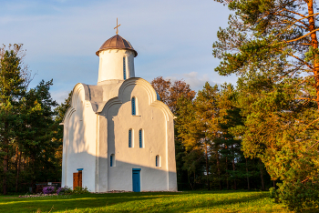 Церковь Рождества Пресвятой Богородицы в Перынском скиту. / ***