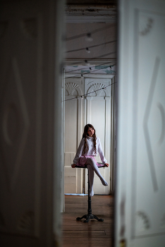 В усадьбе Андреевых-Рязановых / модель Олеся Быченко