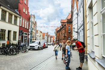 Папаша / Уличная сценка