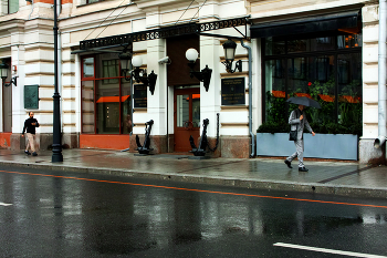 Петровка / Улица Петровка в Москве. Август 2024.