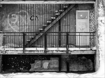 тихие уголки родного города. этюдъ с лампочкой и снегом. / ^