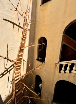 &nbsp; / Modern installation in the museum