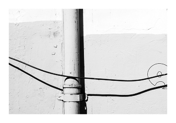 Укусить тень / ***