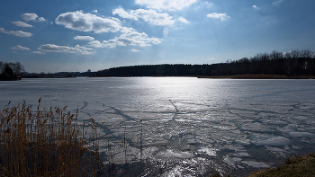 Весна. Лёд тает. / Цнянское водохранилище. Минск. Беларусь.