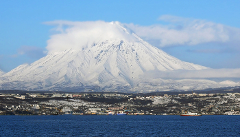 на рейде / Стоим на рейде в Авачинской бухте. Зимняя Камчатка 2008г.