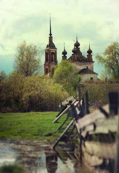 Унорож. Церковь Благовещения Пресвятой Богородицы. / Вид с юго-востока