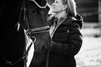 Loke af Lien / Photos from the horse competitions of Isabella. On photo with Annika.
