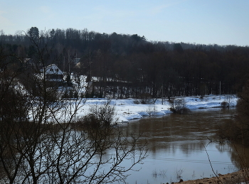 Быстрое течение Весны / Неоткрыточные виды нашей природы, порой неэффектное небо... как я их люблю. Доброй дружной весны добрым людям! :)
