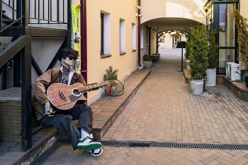 "Уличный музыкант" / Городские сюжеты