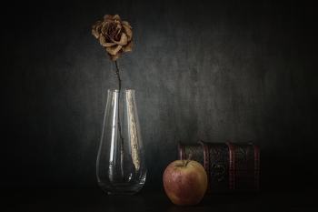 Роза / Роза, яблоко, натюрморт