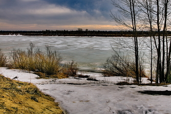 Апрельский вечер на Томи. / Томская область.