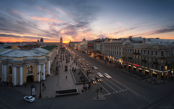 Невский проспект у Гостиного двора / Из фото-истории «Петербург: весна с крыш» http://egra.livejournal.com/8611.html

Апрель 2014

© EGRAPHOTO
egraphoto.com