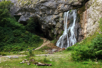Водопад Зоу. / Абхазия. Гегский, или, как его ещё называют, Черкесский водопад (к слову, водопад имеет и третье, абхазское, название — «Зоу»), расположился в северной части Гагрского хребта...