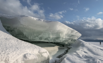 Осколки льда / Так начиналась весна, 8 марта.
