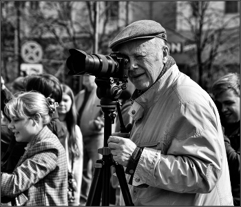 .... "Старая школа фотографии" .... / уличный сюжет