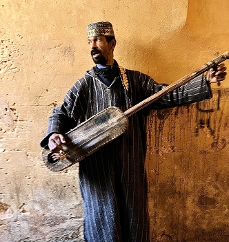 &nbsp; / Traditional street musician in Fez, Morocco