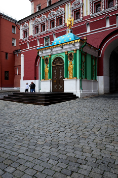 Иверская часовня / Часовня Иверской иконы Божией Матери у Воскресенских Ворот в Москве. Октябрь 2024.