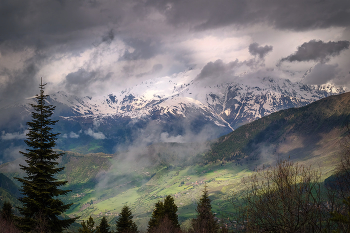 Spring View From Tetnuldi / Вид с горнолыжки Тетнулди в сторону села Лахари