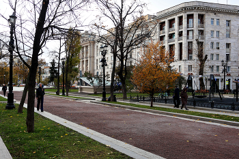 Тверской бульвар / Тверской бульвар в Москве. Октябрь 2024.
