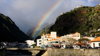 Над ущельем / Рибе́йра-Бра́ва ( Ribeira Brava) Мадейра