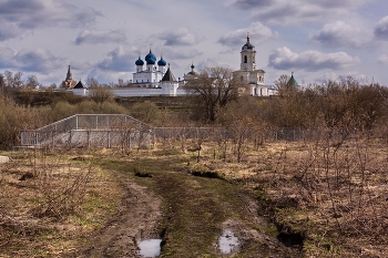 Апрельский сюжет / Высоцкий монастырь, Серпухов , апрель 2026.