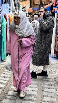 &nbsp; / A street market n Morocco