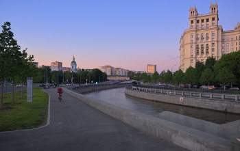 Яуза вечером / Москва, Яуза
